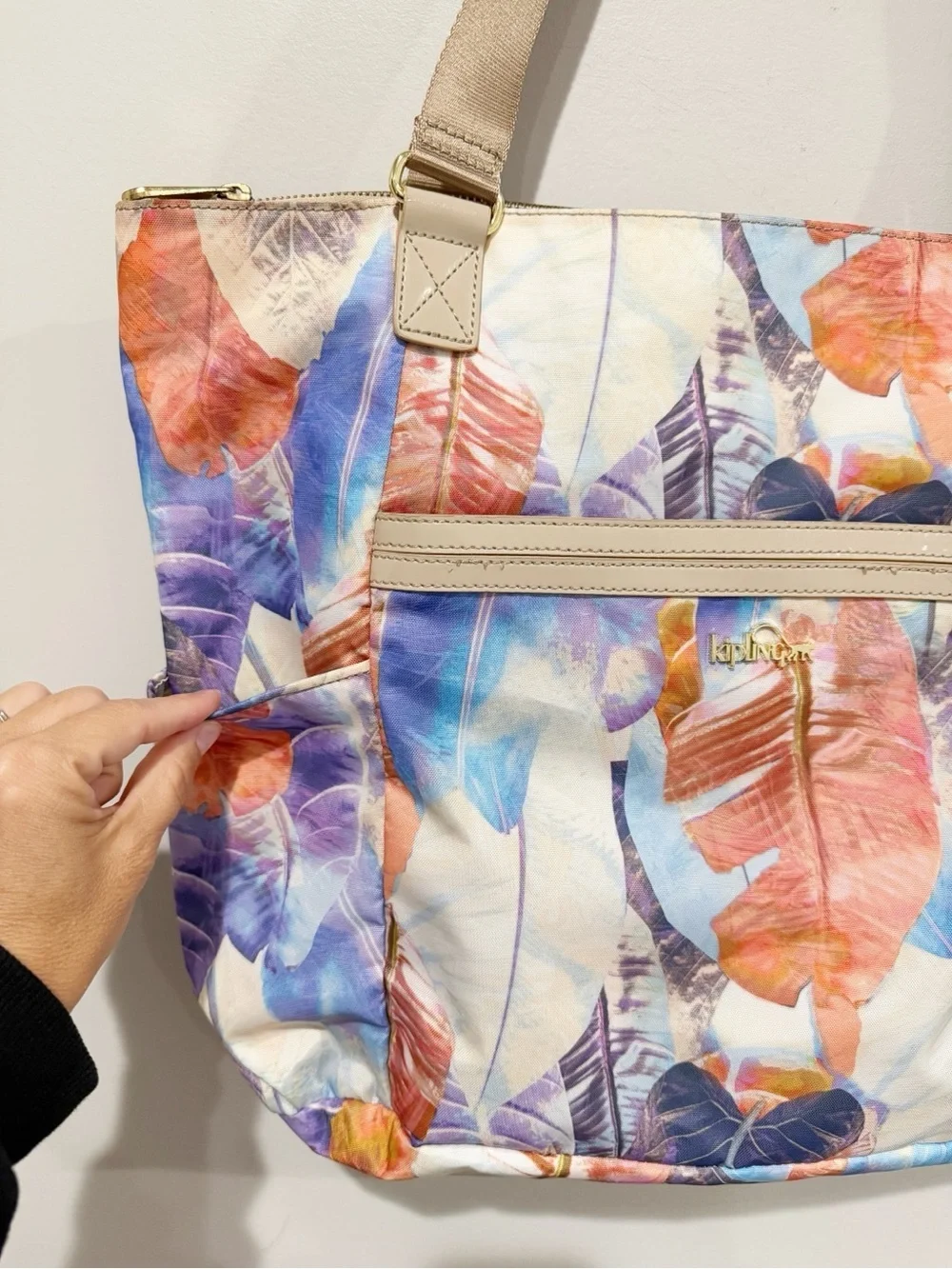 KIPLING Leah Tropical Leaf Print Tote Bag Travel Beachy Coastal